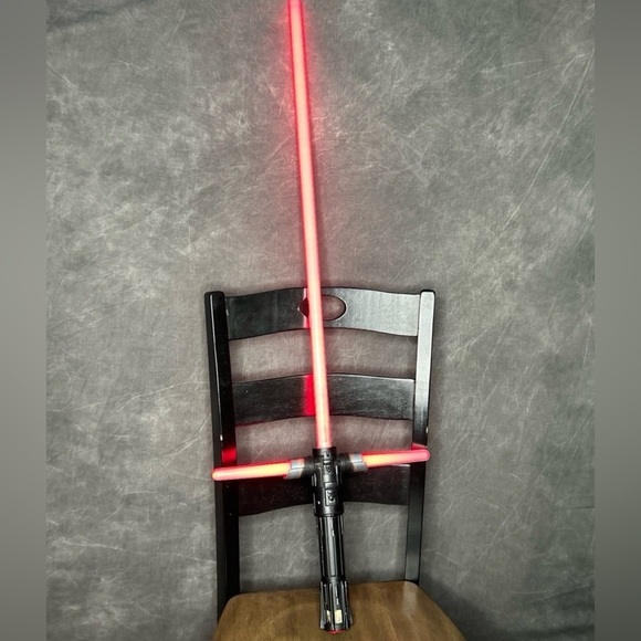 Star Wars The Black Series Kylo Ren Force FX Deluxe Lightsaber - Picture 1 of 3